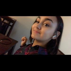 Meet your Posher, Andrea